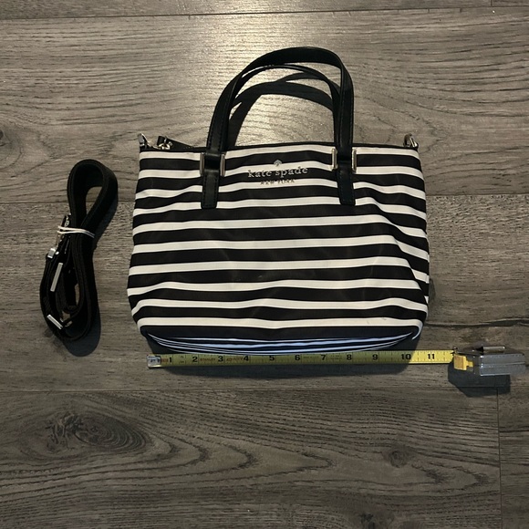 kate spade Handbags - EUC♠️Kate Spade♠️ small striped nylon tote with/ crossbody strap